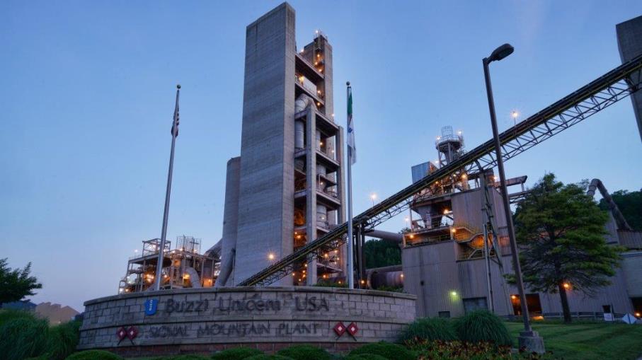 Buzzi soffre dopo i conti del 2025, cosa fare con le azioni?