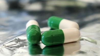 Farmaceutici: l'accordo sui prezzi vale meno del dazio che evita