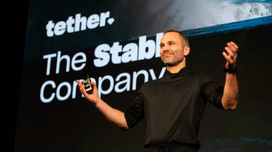 Tether compra 8.888 Bitcoin: la “banca” di USDT sfida i rating