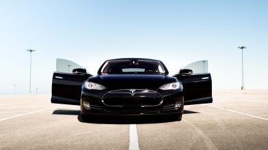 Tesla: vendite trimestrali boom, +10% per le azioni a Wall Street