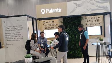 Palantir: trimestrale e guidance oltre le attese, boom per le azioni