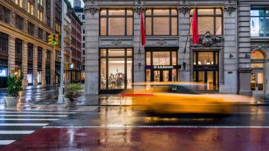 Wall Street oggi: Lululemon crolla, AMC vola nel pre-market
