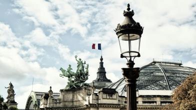 Spread Francia-Italia si ribalta, Euro/Dollaro ai minimi