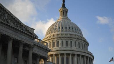 Senatori USA spingono il Safe Chips Act per frenare Trump sui chip