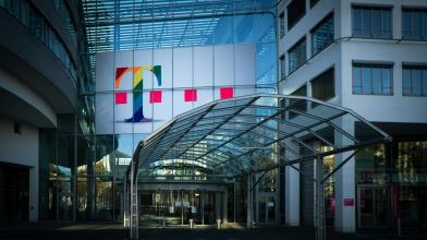 Deutsche Telekom alza la guidance ma le azioni crollano in Borsa