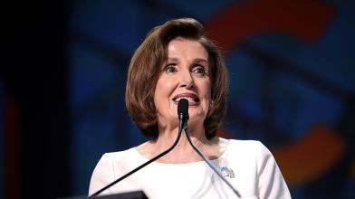 Nancy Pelosi lascia il Congresso USA: i suoi 3 titoli top di novembre