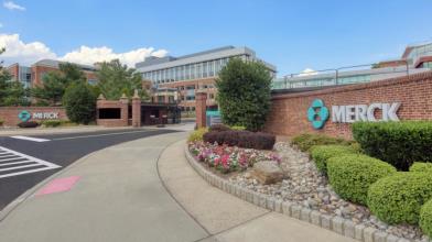 Merck valuta Revolution: maxi deal biotech fino a 32 miliardi