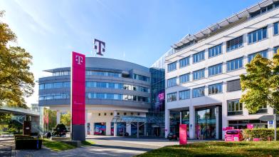 Deutsche Telekom aumenta il dividendo e lancia ricco piano di buyback