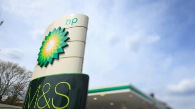 BP: utile in forte calo nel 4° trimestre, via al reset della strategia