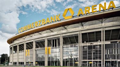 Commerzbank alza la guidance 2026 e respinge l’assalto di UniCredit