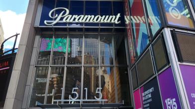 Paramount mette le mani su Warner, ma una fusione è piena di ostacoli