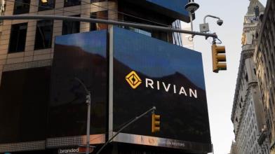 Rivian svela chip AI e piani per guida autonoma e robotaxi