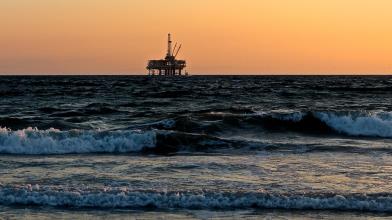 Petrolio WTI: previsioni IEA e OPEC discordanti, come operare?
