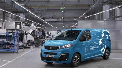Stellantis pronta a investire in Francia, cosa fare con le azioni?