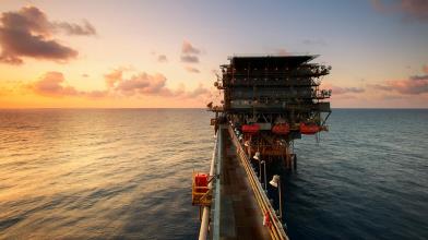 Petrolio e guerra Israele-Iran: JP Morgan punta su due azioni