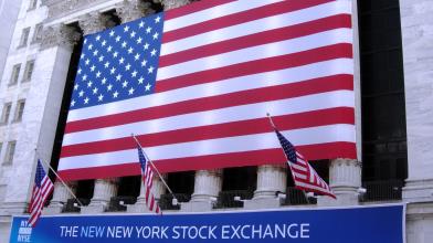 Wall Street Oggi: future Borse USA in rialzo, denaro su Amazon