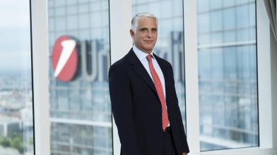 UniCredit sale ancora in Commerzbank, ma l'OPS è formalmente respinta