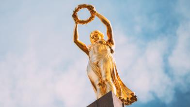 Oro: Goldman Sachs taglia le stime 2026, ecco perché