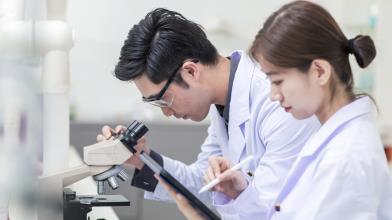 Azioni Moderna volano ai top del 2024, ora cosa fare a Wall Street?