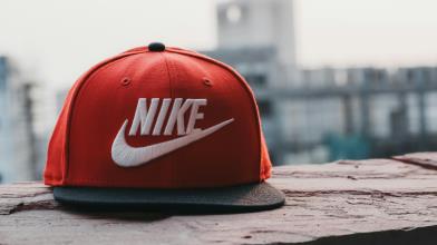 Nike crolla a Wall Street: vendite Cina e dazi USA pesano sul titolo