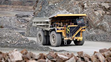 Newmont in discesa dopo i conti del 2025, cosa fare con le azioni?