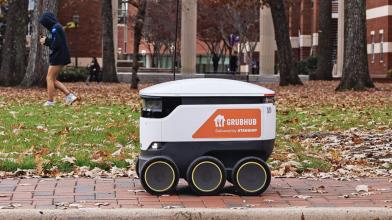 Uber sbarca nel Regno Unito con le consegne robotizzate di Starship