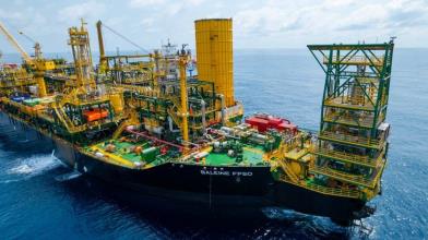 Eni cede a Socar il 10% di Baleine, cosa fare con le azioni in Borsa?