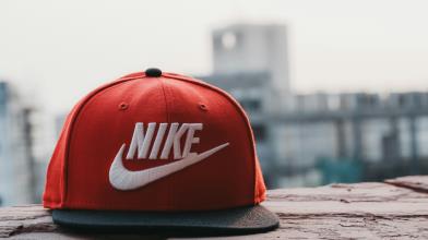 Nike: titolo in rosso con outlook incerto e rallentamento vendite Cina