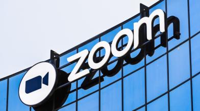 Zoom: Cathie Wood compra le azioni sul crollo in Borsa del 14,7%