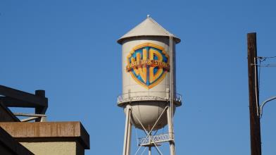 Warner Bros Discovery torna in utile nel 2025 e guarda a Paramount