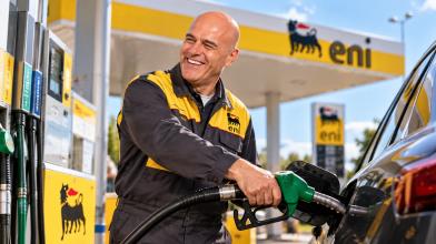 ENI fissa il price cap sui carburanti, azioni salgono a Piazza Affari