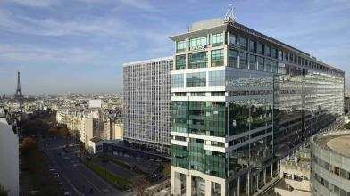 Amundi apre la porta, UniCredit la chiude: cosa fare in Borsa?