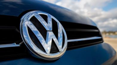 Volkswagen sfida Tesla: raddoppio numero auto elettriche nel 2021