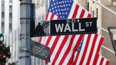 Wall Street brinda al calo del PIL, investire in azioni conviene?