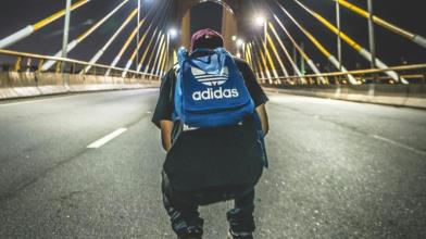 Azioni Adidas: trimestrale resiste a dazi, quali prospettive in Borsa?