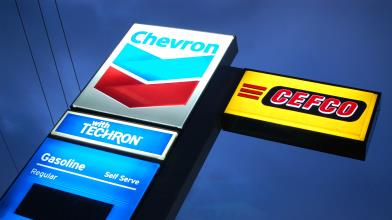 Wall Street oggi: il petrolio vola, Chevron corre nel pre-market