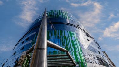 Intesa Sanpaolo: forte trimestrale ma le azioni scendono, ecco perché