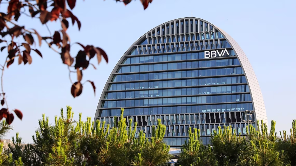 BBVA lancia OPA ostile per Banco de Sabadell, ecco cosa significa
