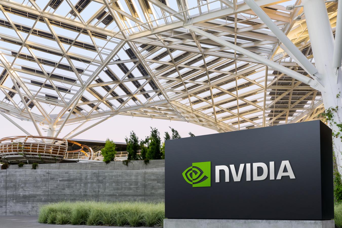 Trimestrale Nvidia: divisione Data Center e chip Blackwell in focus