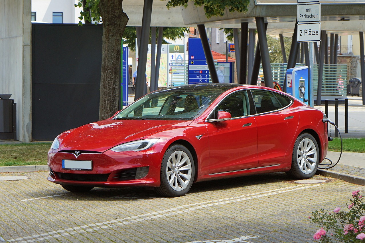 Tesla: la Cina approva il test per sistemi avanzati di guida autonoma