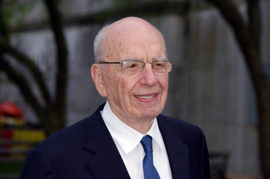 Rupert Murdoch lascia la guida di Fox e News Corp, ecco chi è