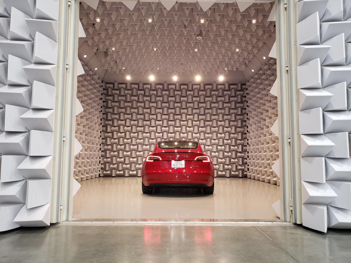 Tesla: difficoltà in Europa, crollano le immatricolazioni, cosa fare?