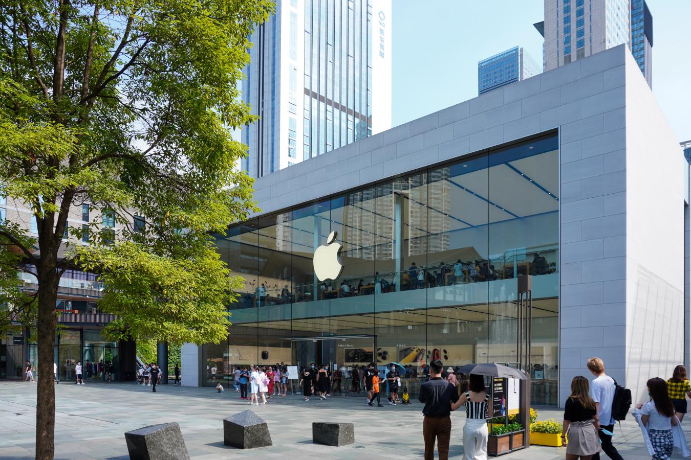 Azioni Apple: cosa fare in Borsa dopo le notizie in arrivo da Pechino?