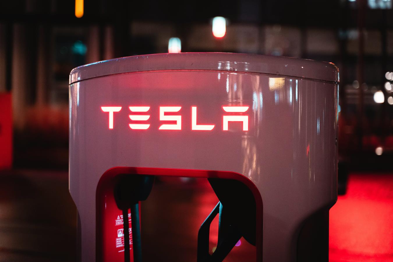 Tesla: accordo con Baidu e via libera dalla Cina alla guida autonoma