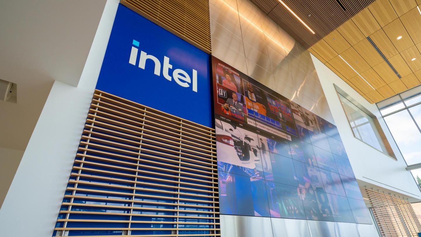 Azioni Intel: a marzo miglior performance mensile dal 2001, le ragioni
