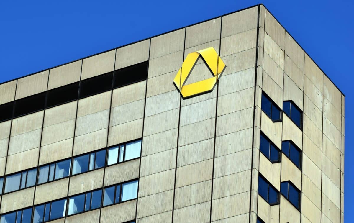 Azioni Commerzbank: nuovi top di periodo dopo i conti record del 2024?